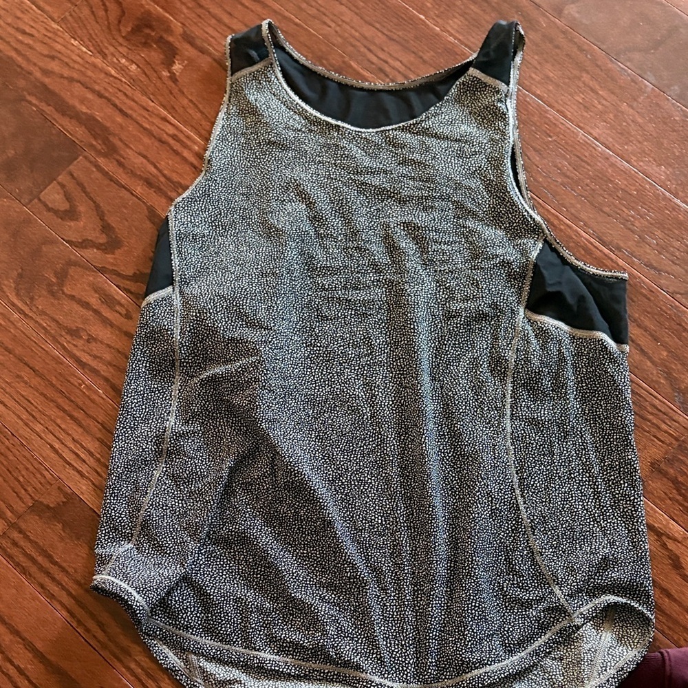 Lululemon Women's Black and Gray Tank Top